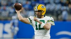 Aaron Rodgers says he plans to play Sunday when Packers face Bears