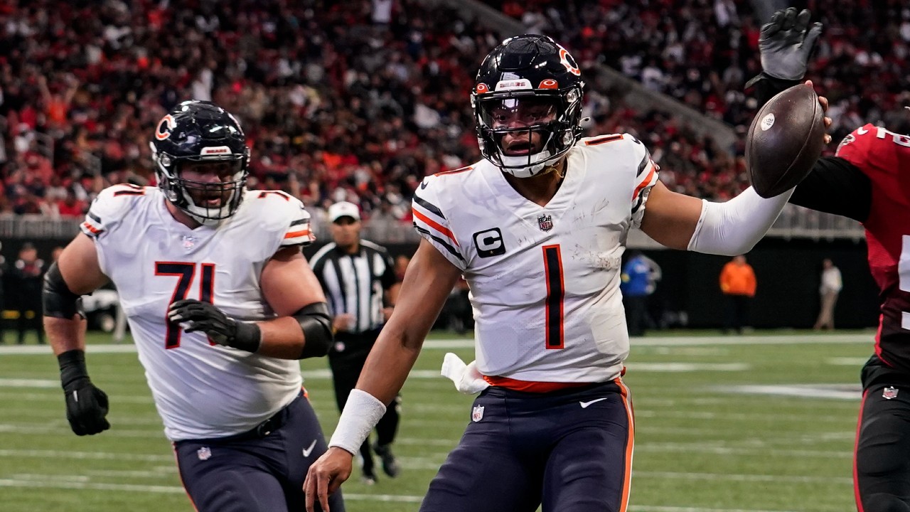 Chicago Bears training camp report: Justin Fields leads a 'game