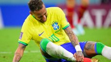 Neymar working &#8217;24 hours a day&#8217; to return from injury at World Cup