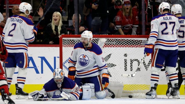 Oilers' Evander Kane has wrist sliced in bloody incident