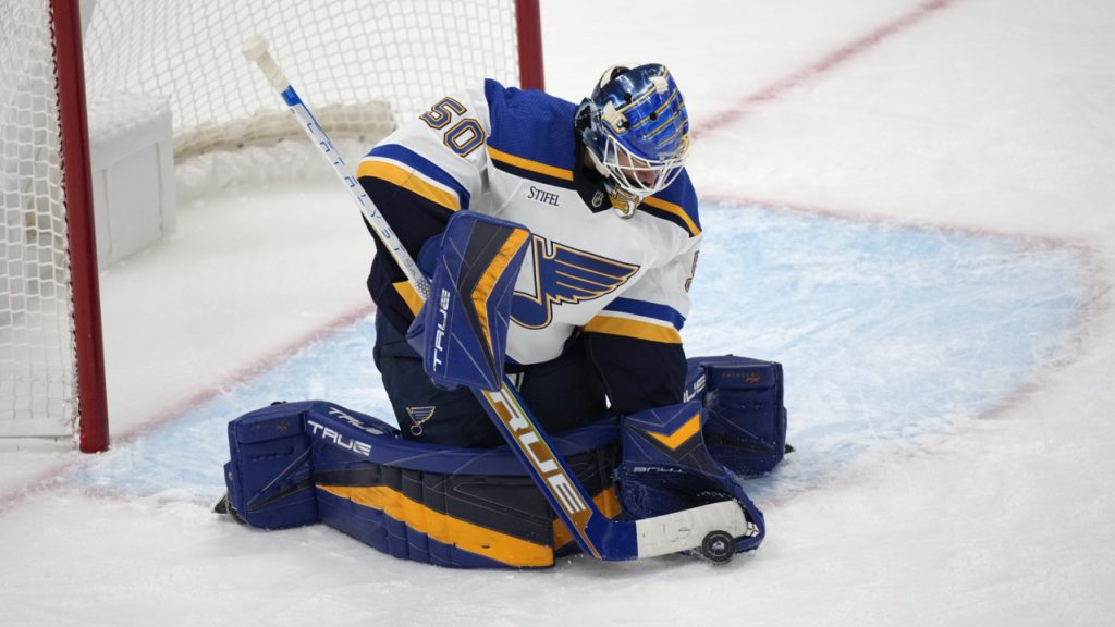 Jordan Binnington stretches out for terrific save to secure Blues