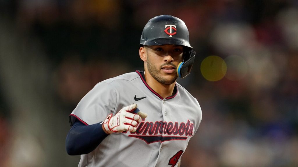 Twins stun baseball world by signing Carlos Correa