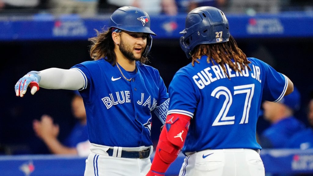 I'm glad we wear the same jersey': Blue Jays' Kiermaier praises Guerrero  Jr.'s ability