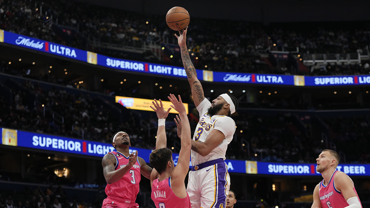 Kuzma's 38 points leads Lakers to win over Rockets