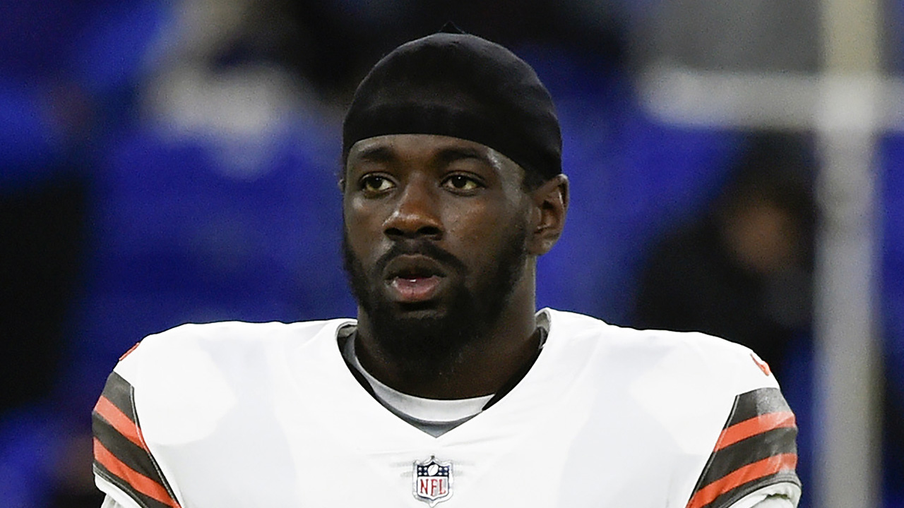 Browns LB Jeremiah Owusu-Koramoah injured late in Bengals game