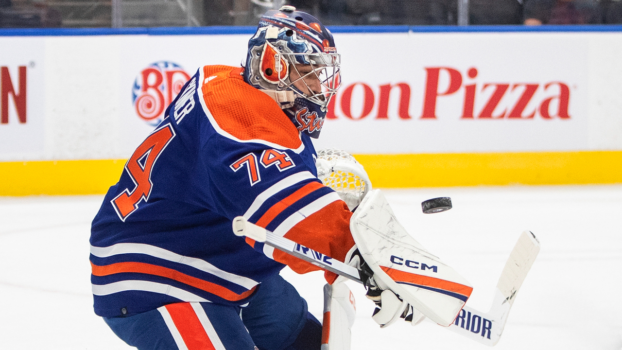 Cracked stick to blame for Stuart Skinner's gaffe but Oilers prevailed