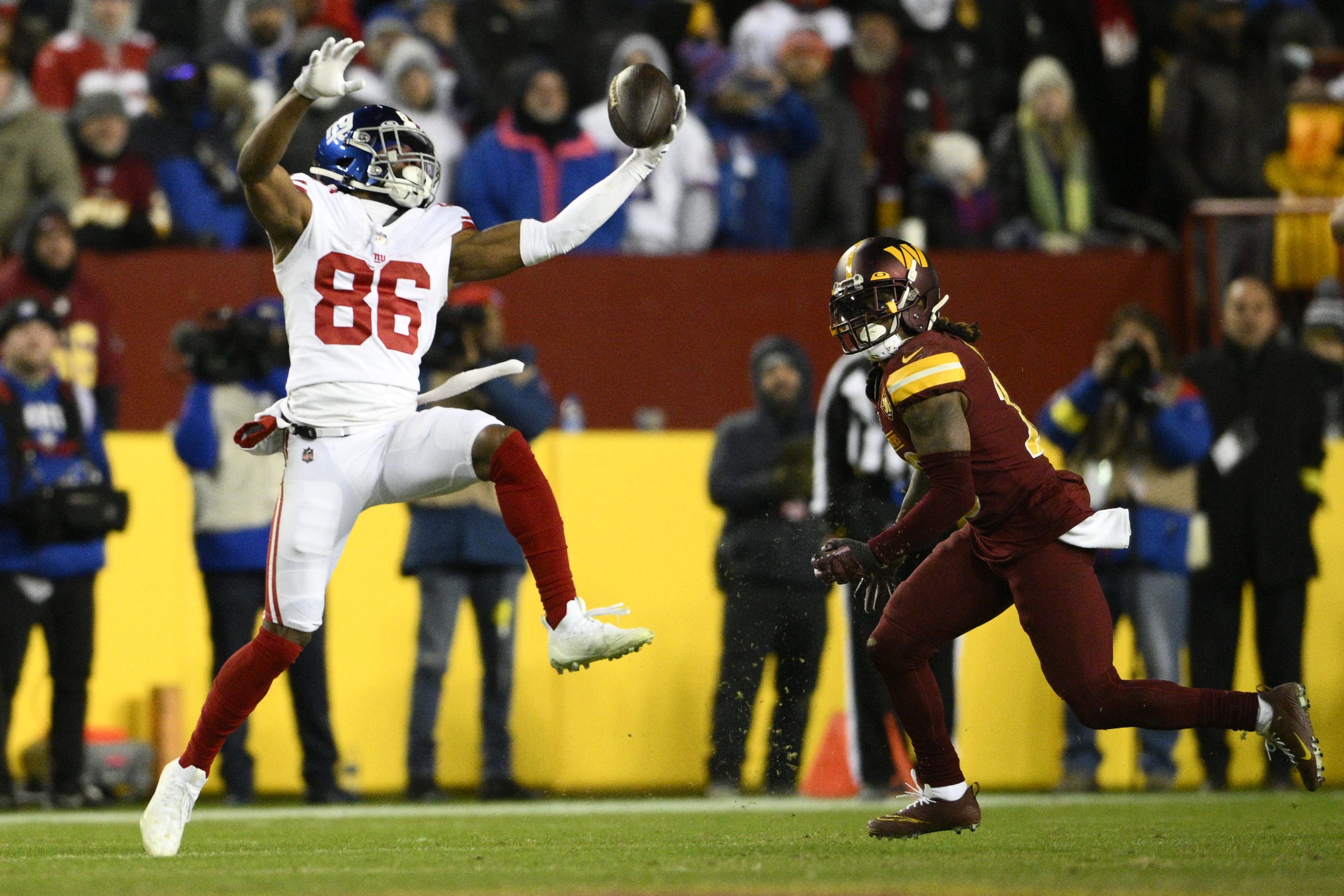 Giants beat Commanders in prime time to end winless skid