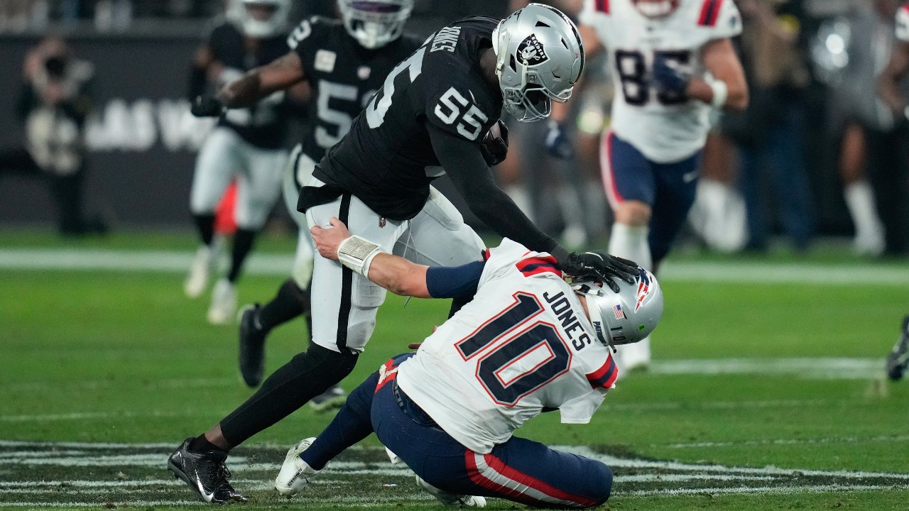 Live coverage: Raiders shock Patriots on final play of the game at