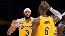 James, Davis both return to lineup as  Lakers take on 76ers