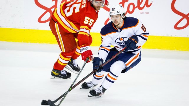 Flyers' Travis Konecny exits game with injury after MacKenzie