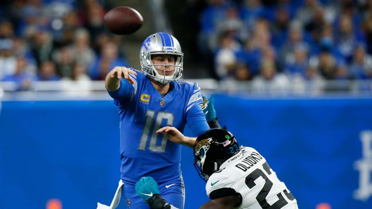 Goff tosses 4 TDs, Lions hold off Washington rally for 1st win of season