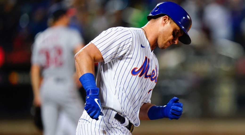 Mets trade James McCann to Orioles for player to be named later