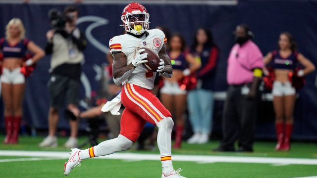 Chiefs dump Seahawks 24-10, stay tied for AFC's best record