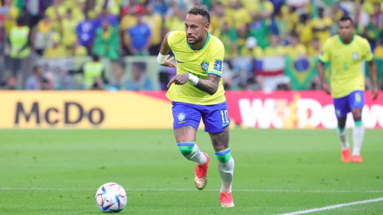 Brazilian Neymar pictured in action during a soccer game between Brazil and Serbia, in Group G of the FIFA 2022 World Cup in Lusail, State of Qatar on Thursday 24 November 2022. (BELGA PHOTO/VIRGINIE LEFOUR)