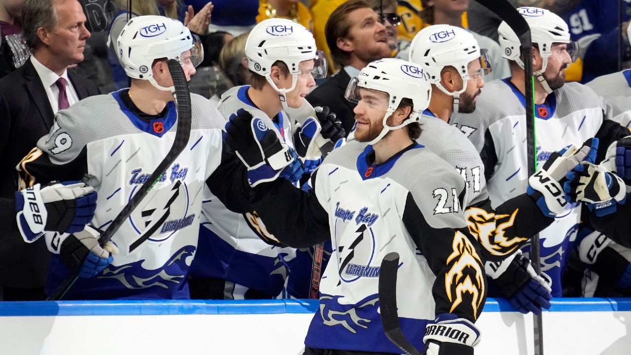 Lightning beat Kings 5-2