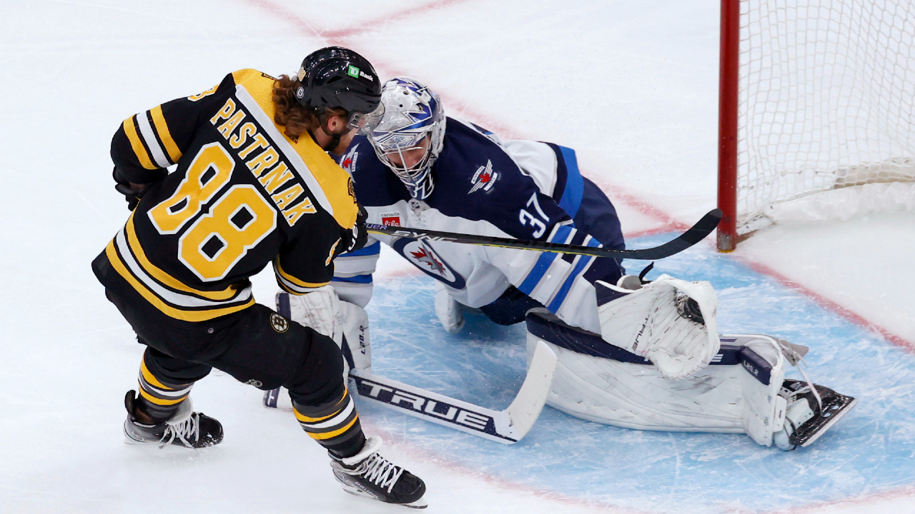 Bruins, Lightning engage in a throwback game