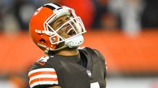 Watson throws TD, wins home debut as Browns down Ravens