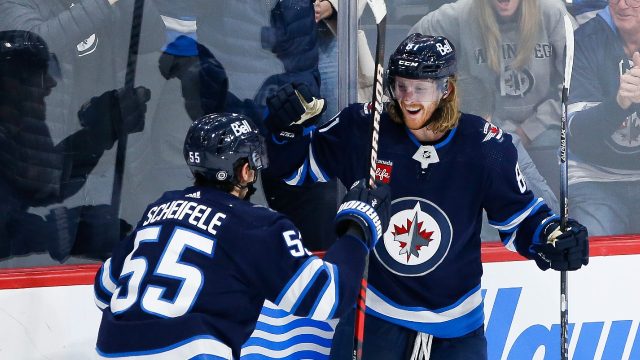 Scheifele scores twice as Jets beat Rangers in season opener