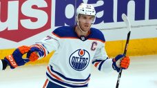 Oilers&#8217; McDavid records 500th career assist in game vs. Islanders