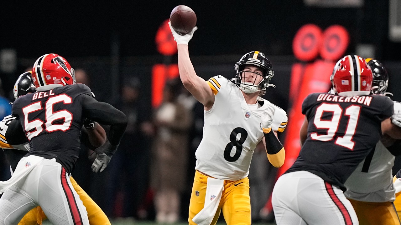 Steelers QB Kenny Pickett leaves loss against Texans after