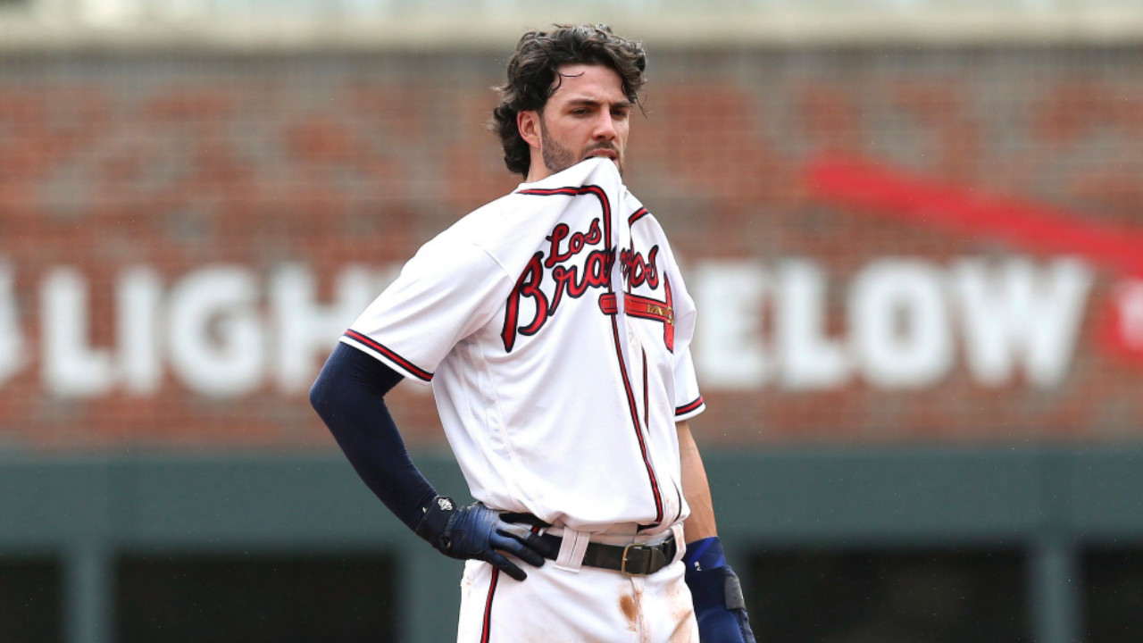 DANSBY SWANSON IS GOOD AT BASEBALL.