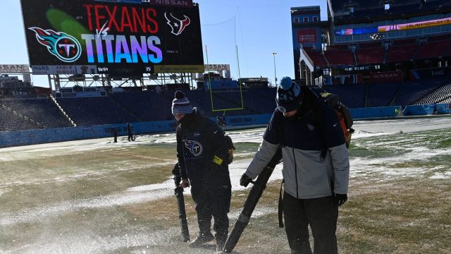 Titans, city work to play game after delay