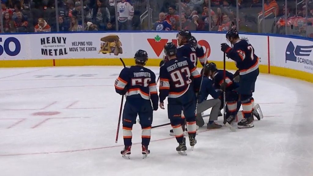 NHL: Oilers' Klim Kostin refuses to take photo with Flames fan
