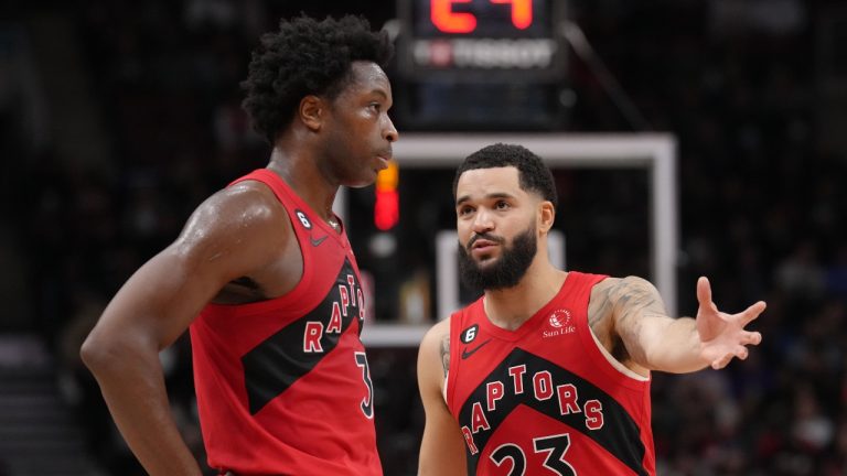 Toronto Raptors' Fred VanVleet (right) talks to O.G. Anunoby during second half NBA basketball action against Miami Heat in Toronto on Wednesday, November 16, 2022. (Chris Young/The Canadian Press)