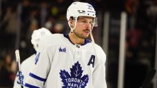 Maple Leafs&#8217; Matthews eyeing return vs. Chicago following knee sprain