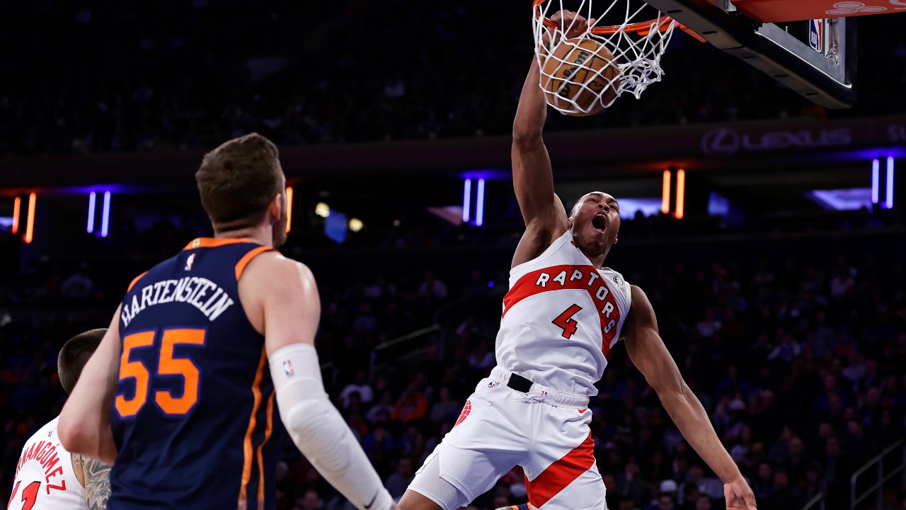 RJ Barrett dunk sends Knicks-Raptors game to overtime