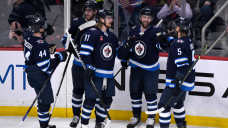 Jets at midseason: Winnipeg looking good heading into game vs. Penguins