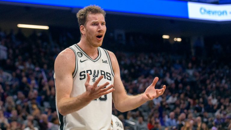 San Antonio Spurs center Jakob Poeltl. (Randall Benton/AP)