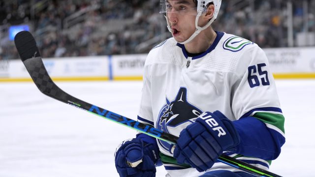 Canucks winger Ilya Mikheyev to have season-ending knee surgery