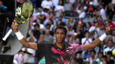 Canada&#8217;s Auger-Aliassime advances, Shapovalov ousted at Australian Open