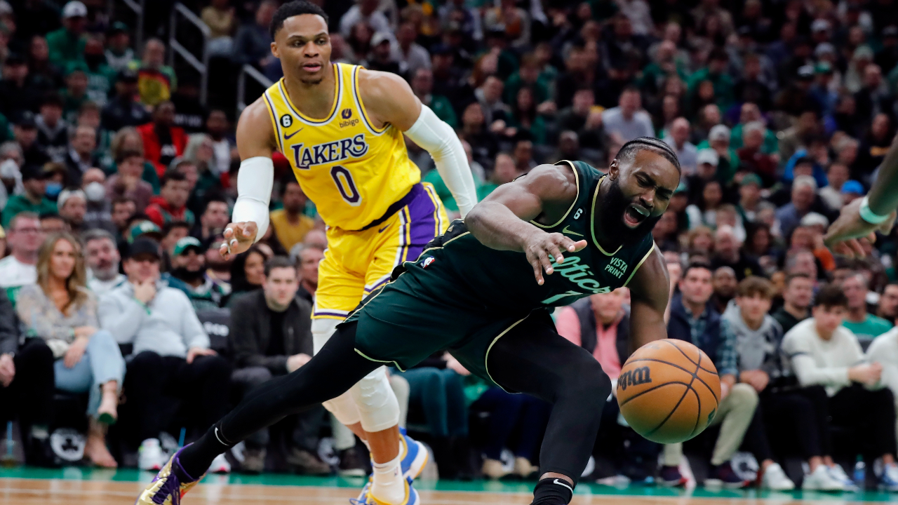 LeBron James scores 28 points as Los Angeles Lakers snap LA