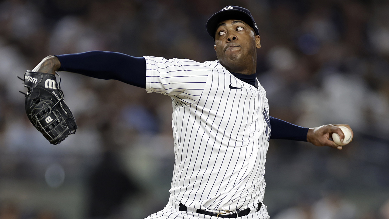 AP source: Royals, Chapman agree to one-year, $3.75M deal