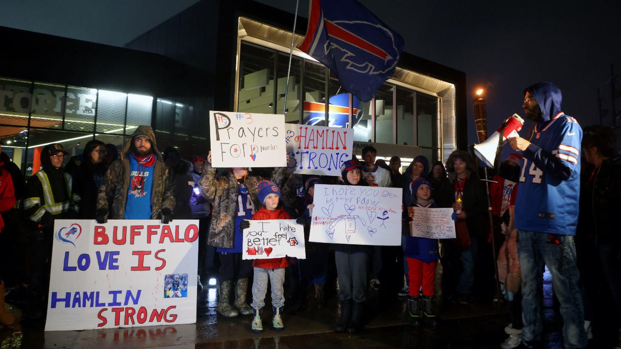 Bills End Their Playoff Drought, and Tears Flow - The New York Times