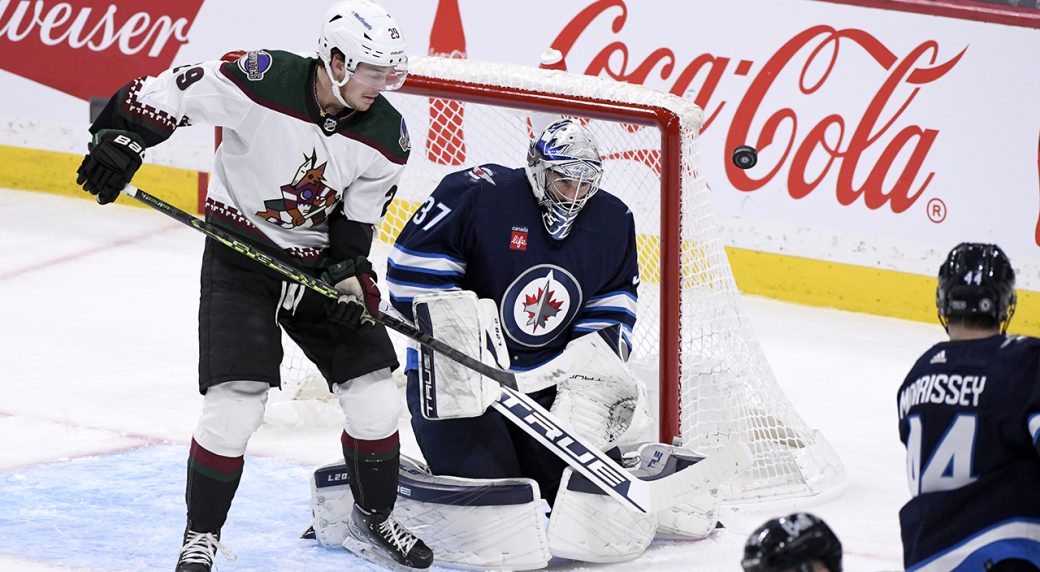 Jets win third straight, extend Coyotes' losing streak to nine