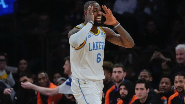 LA Lakers star LeBron James upgraded to doubtful for Sunday game against  Bulls - Hindustan Times