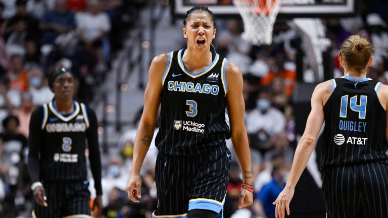 Chicago Sky forward Candace Parker (3) reacts in the final minutes during Game 3 of a WNBA basketball semifinal playoff series against the Connecticut Sun, Sunday, Sept. 4, 2022, in Uncasville, Conn. (Jessica Hill/AP)