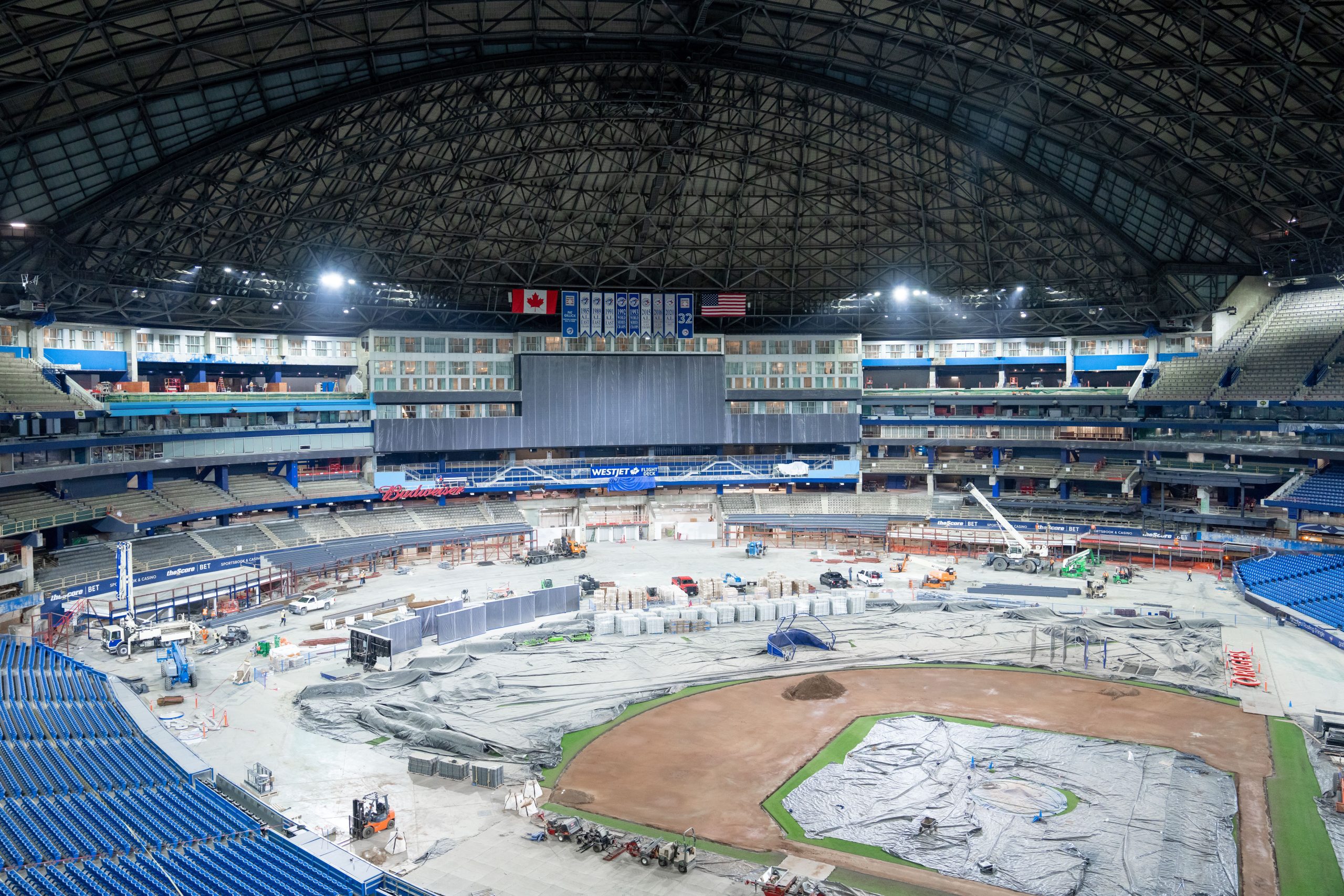 Blue Jays give fans another peek inside Rogers Centre renovations