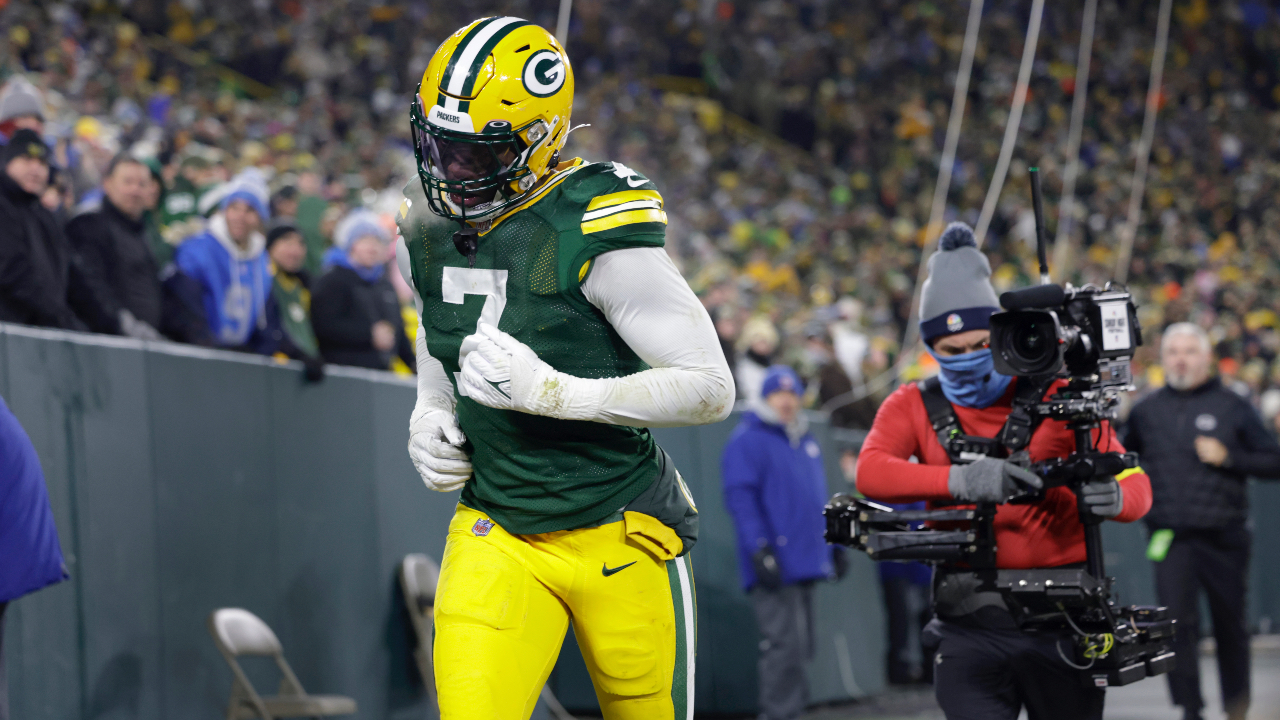 Quay Walker rookie Greenbay packers disqualified pushes medical staff