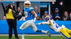 Ekeler has two TDs, reaches 100 catches as Chargers rout Rams