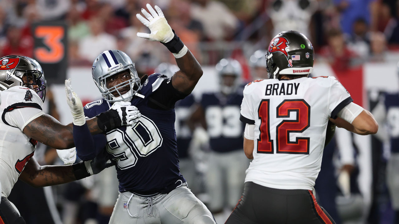 Prescott scores 5 TDs as Cowboys dismantle Bucs, Brady in wild-card game