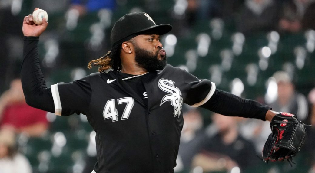 Report: Padres, Marlins looking to sign Johnny Cueto; Reds also