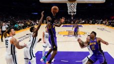 Lakers rally to snap Grizzlies&#8217; winning streak at 11 games