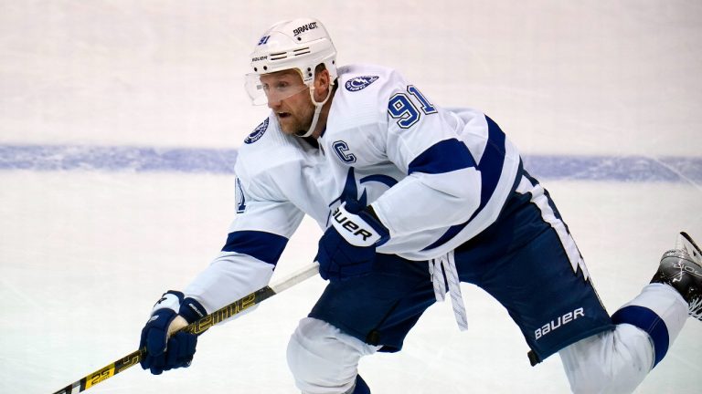 Tampa Bay Lightning's Steven Stamkos shoots during the third period of the team's NHL hockey game against the Pittsburgh Penguins in Pittsburgh, Saturday, Oct. 15, 2022. (Gene J. Puskar/AP)