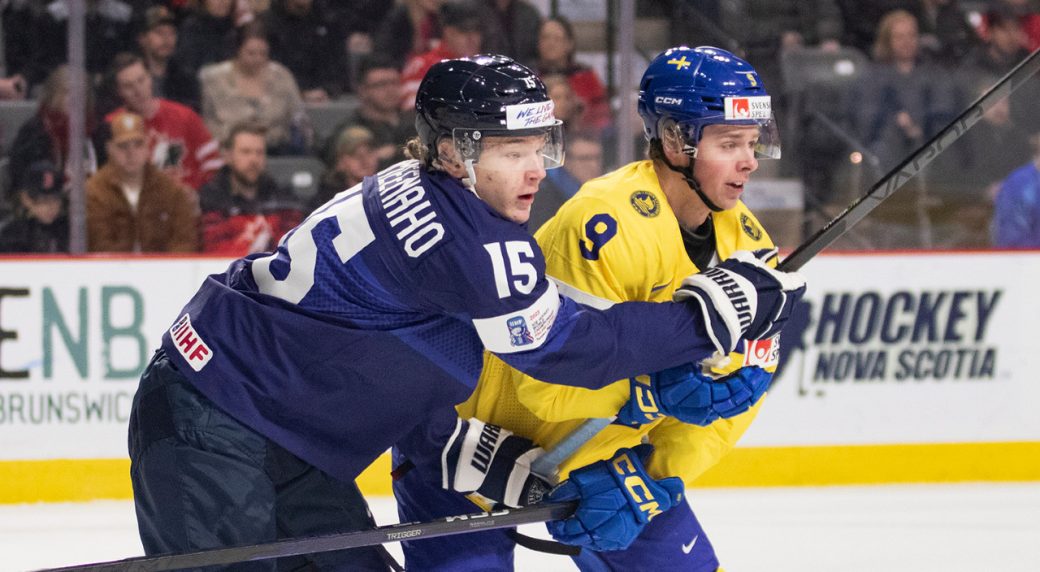 WJC Roundup: Sweden stuns Finland, while Czechs overwhelm Swiss