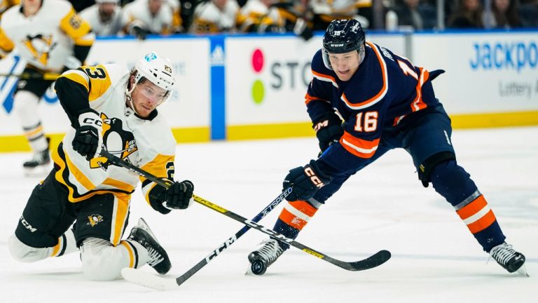 Former New York Islanders forward Aatu Raty (16) has been recalled from the AHL by the Vancouver Canucks. (Frank Franklin II/AP)