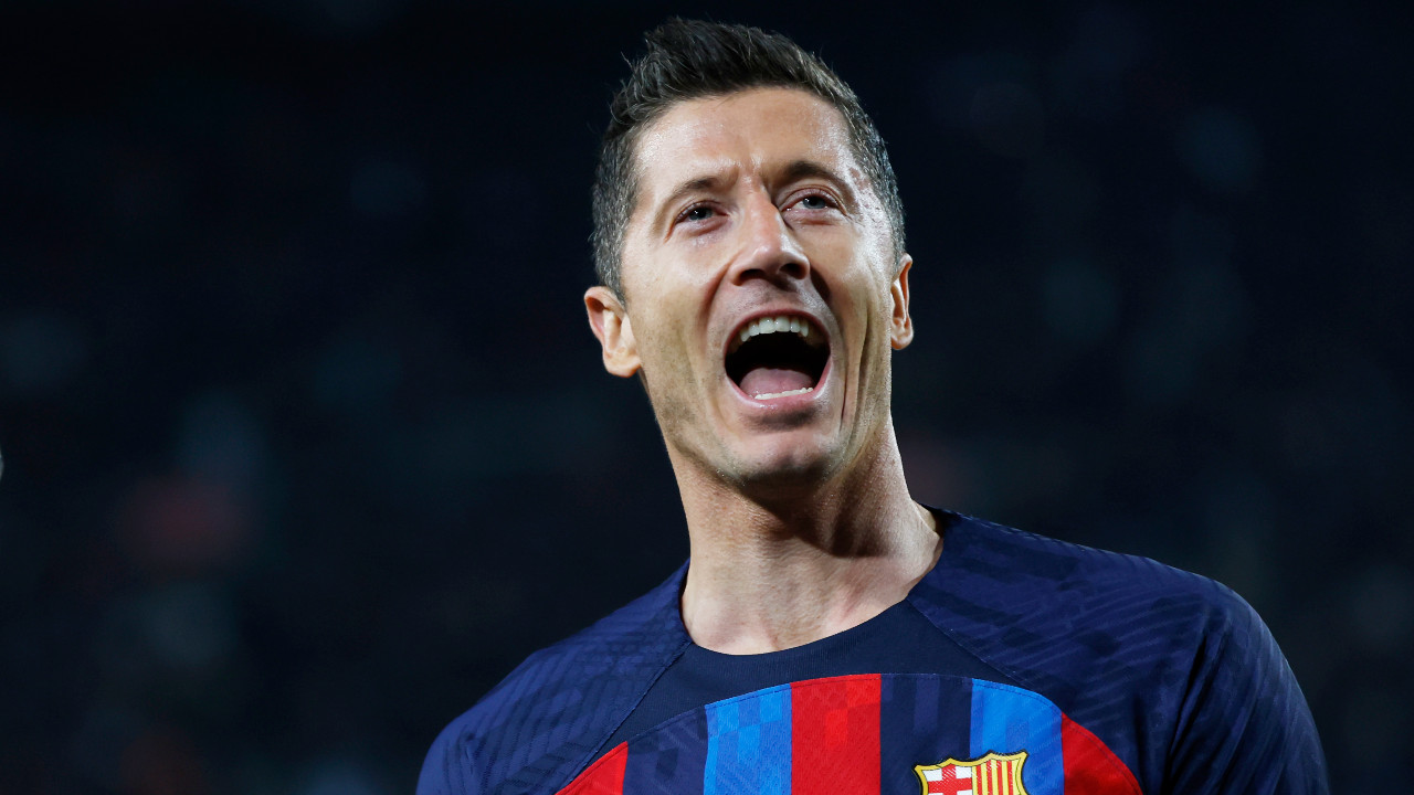 Robert Lewandowski to miss El Clasico! Barcelona confirm hamstring